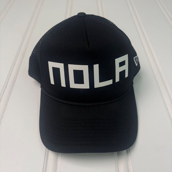 Women's New Era Black New Orleans Saints McGee Trucker 9FORTY Adjustable Hat - Picture 1 of 9